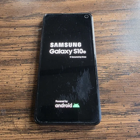 Samsung Galaxy S10E and Otterbox Defender Pro Bundle